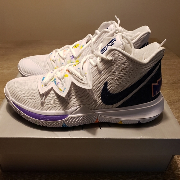 Nike Kyrie 5 "Have A Nike Day" - Picture 3 of 8